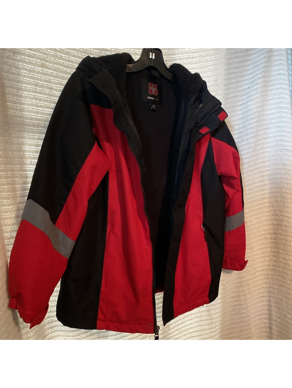 Swiss Tech Big Boys Heavyweight Winter Ski Jacket Red Black Size Lg 10/12